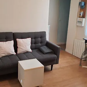 Appartement F2 Meuble Rer B La Place/ Gentilly, Proche 75014, Parking Libre, Cc Vache Noir, Complexe Sportif Raspail, Arcueil