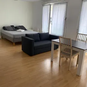 Appartement Grand De 37m Carres - Rer Laplace Et Maison Des Examens A 5 Minutes A Pied, Arcueil